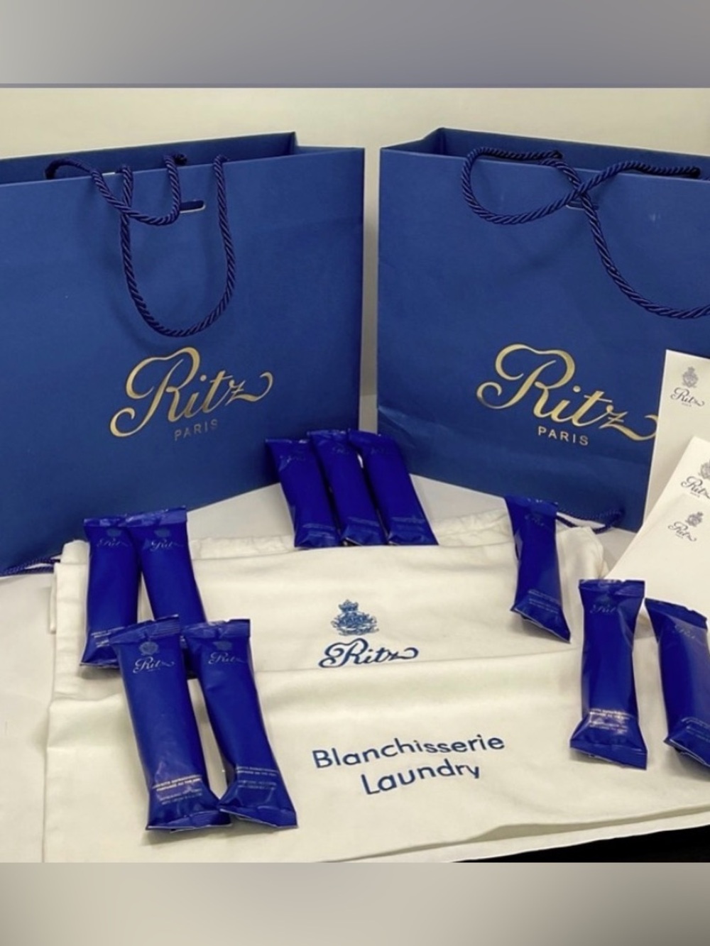🔥HOTEL RITZ PARIS AMENITIES:BAGS, HAND SANITIZING TOWELS, LAUNDRY BAG.
